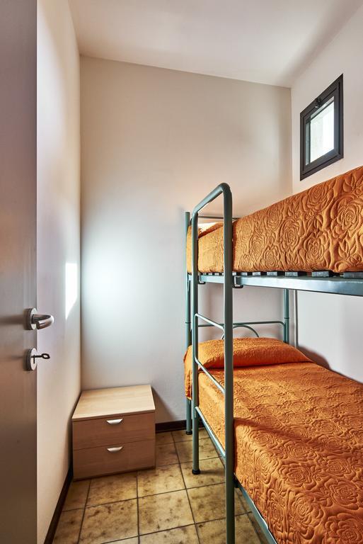 Aparthotel Columbia 3*