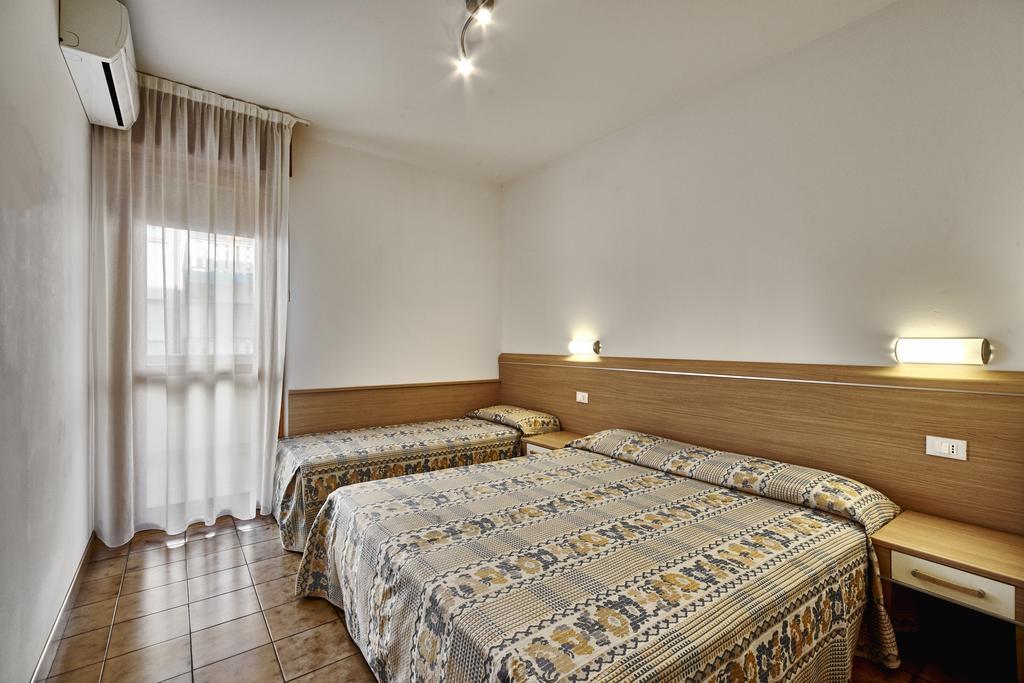 Aparthotel Columbia 3*